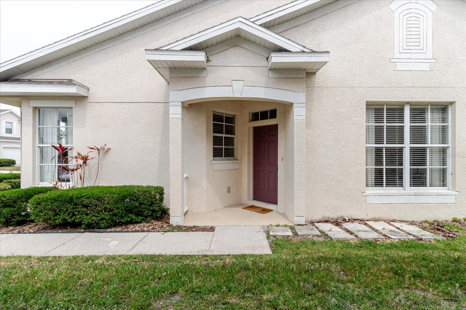 Listing photo id 2 for 6260 Olivedale Drive