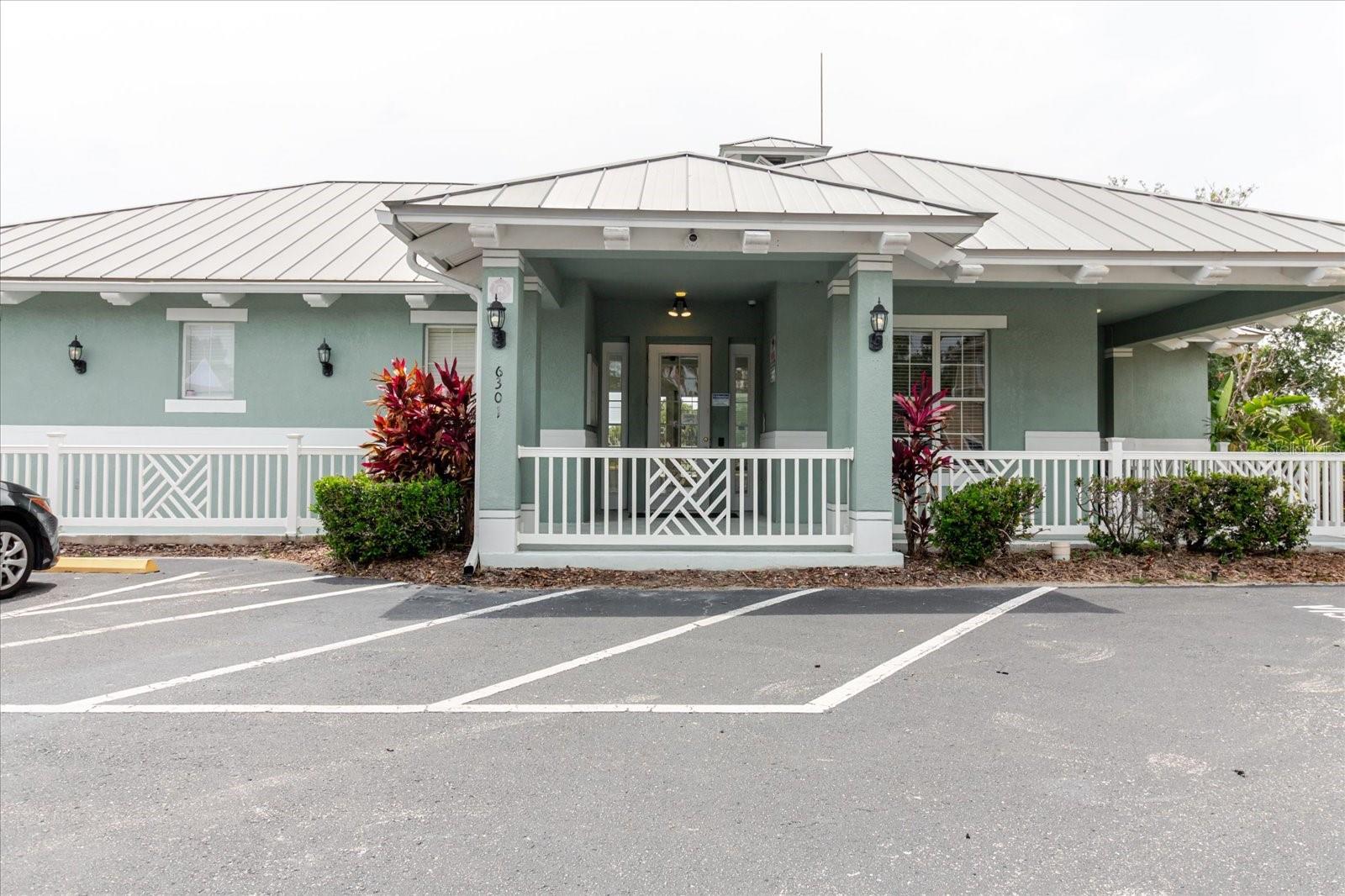 Listing photo id 45 for 6260 Olivedale Drive
