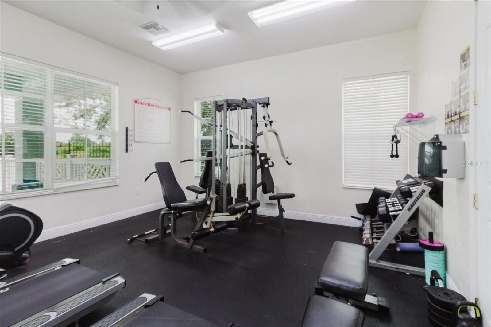Listing photo id 48 for 6260 Olivedale Drive