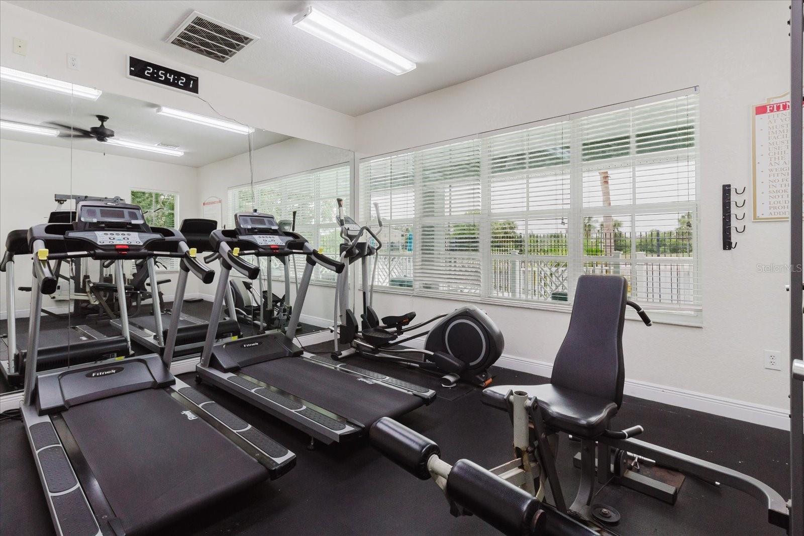 Listing photo id 49 for 6260 Olivedale Drive