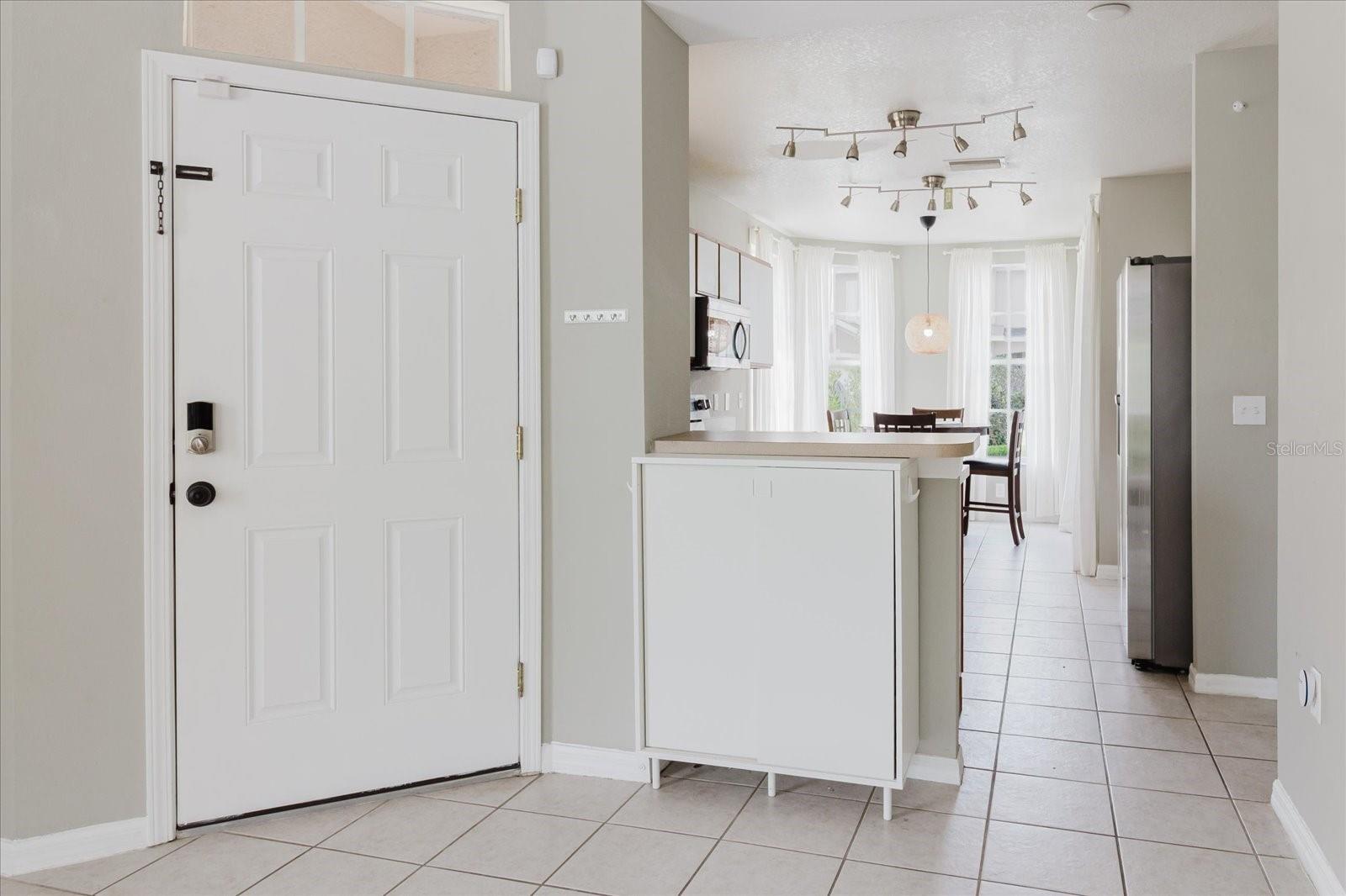 Listing photo id 4 for 6260 Olivedale Drive