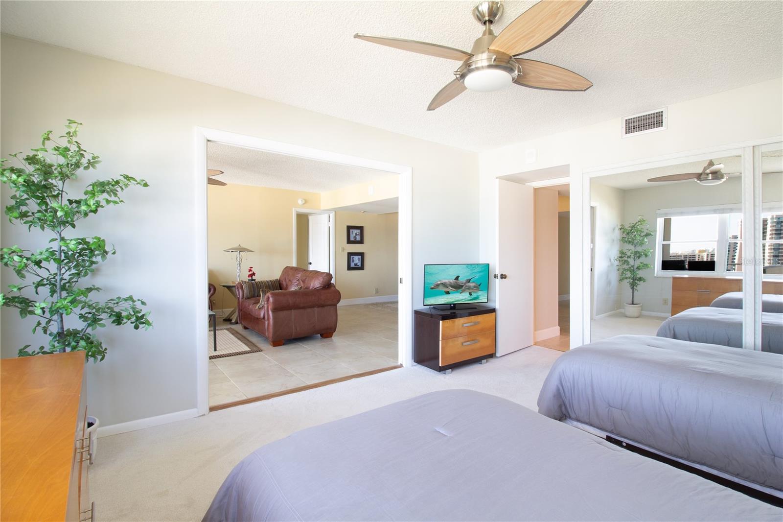 Image 20 of 51 For 1621 Gulf Boulevard 1604