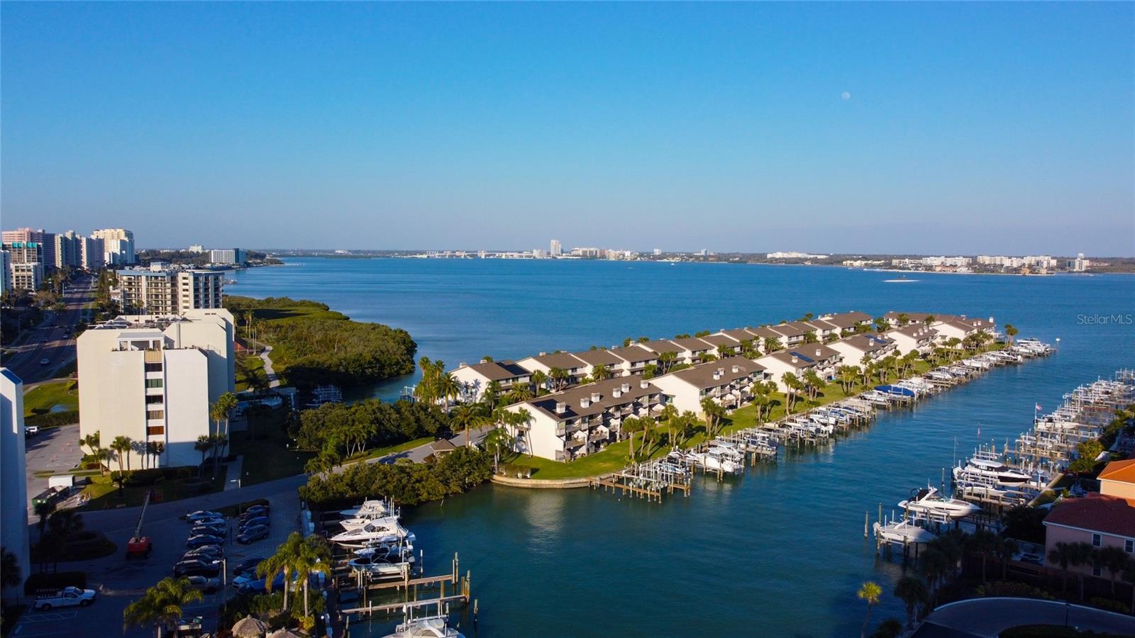 Image 25 of 51 For 1621 Gulf Boulevard 1604