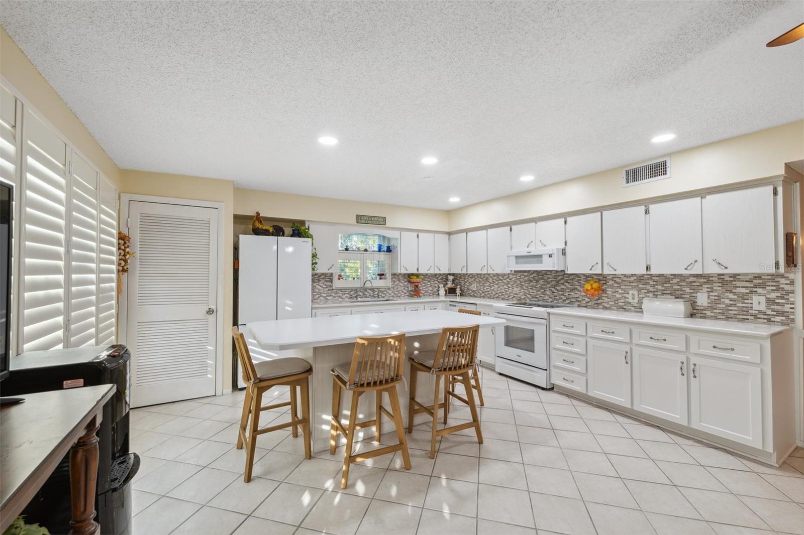 Image 6 of 53 For 2221 Swedish Drive 55