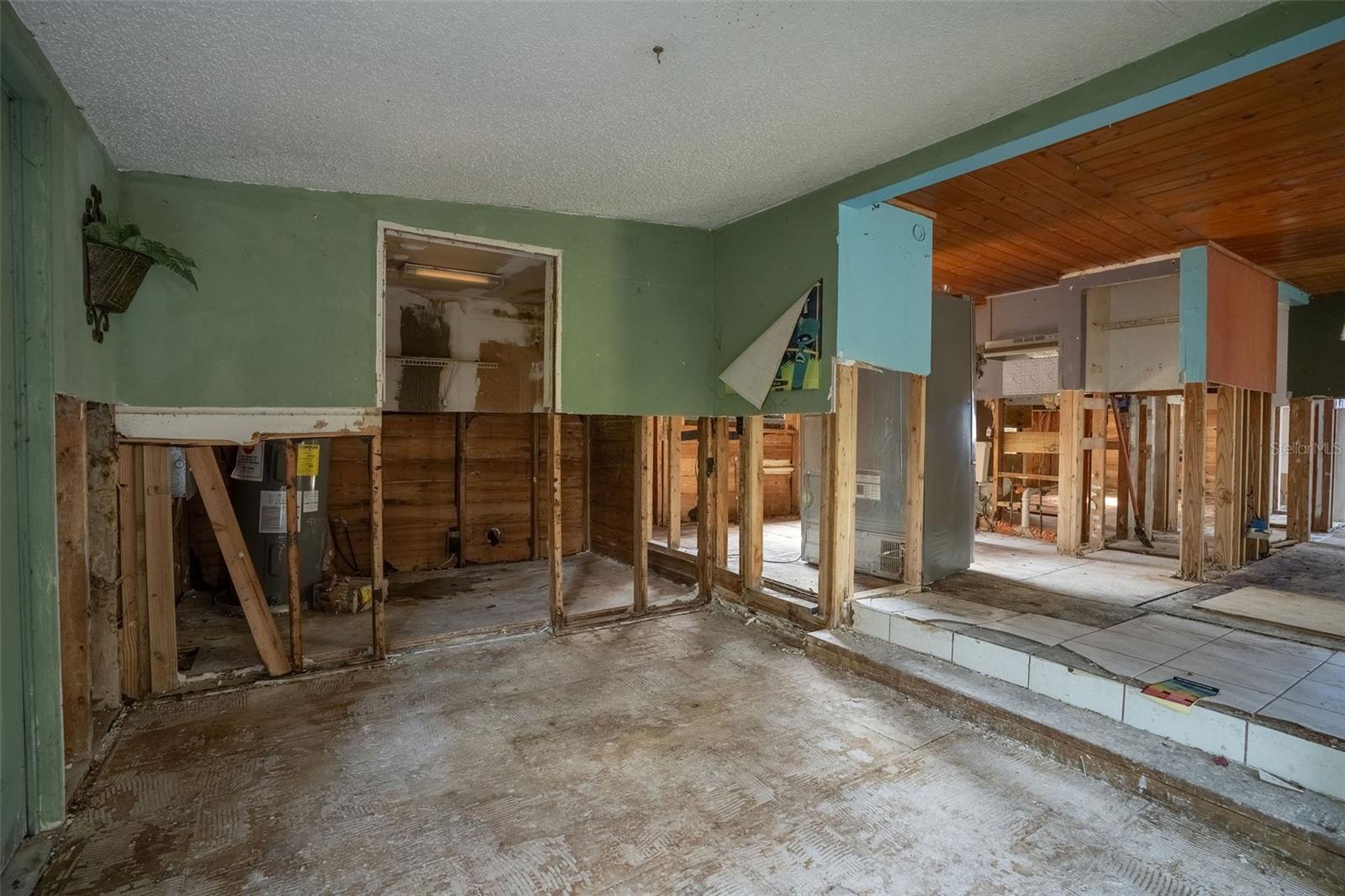 Image 4 of 17 For 9810 Parsons Street