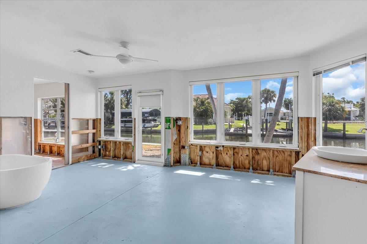 Image 14 of 59 For 396 Avenida Madera