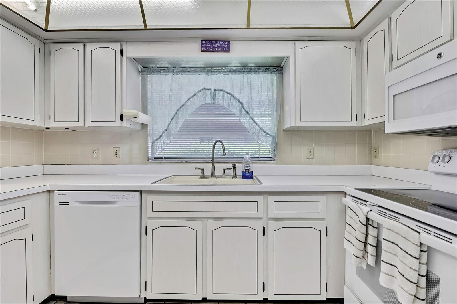 Image 14 of 44 For 5042 Gaston Street