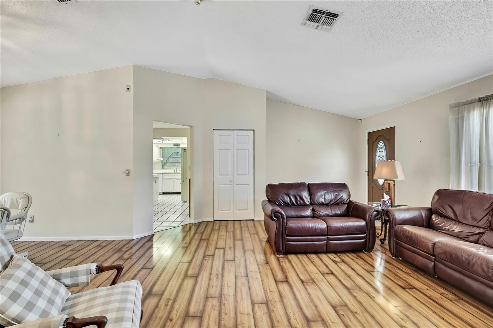 Image 8 of 44 For 5042 Gaston Street