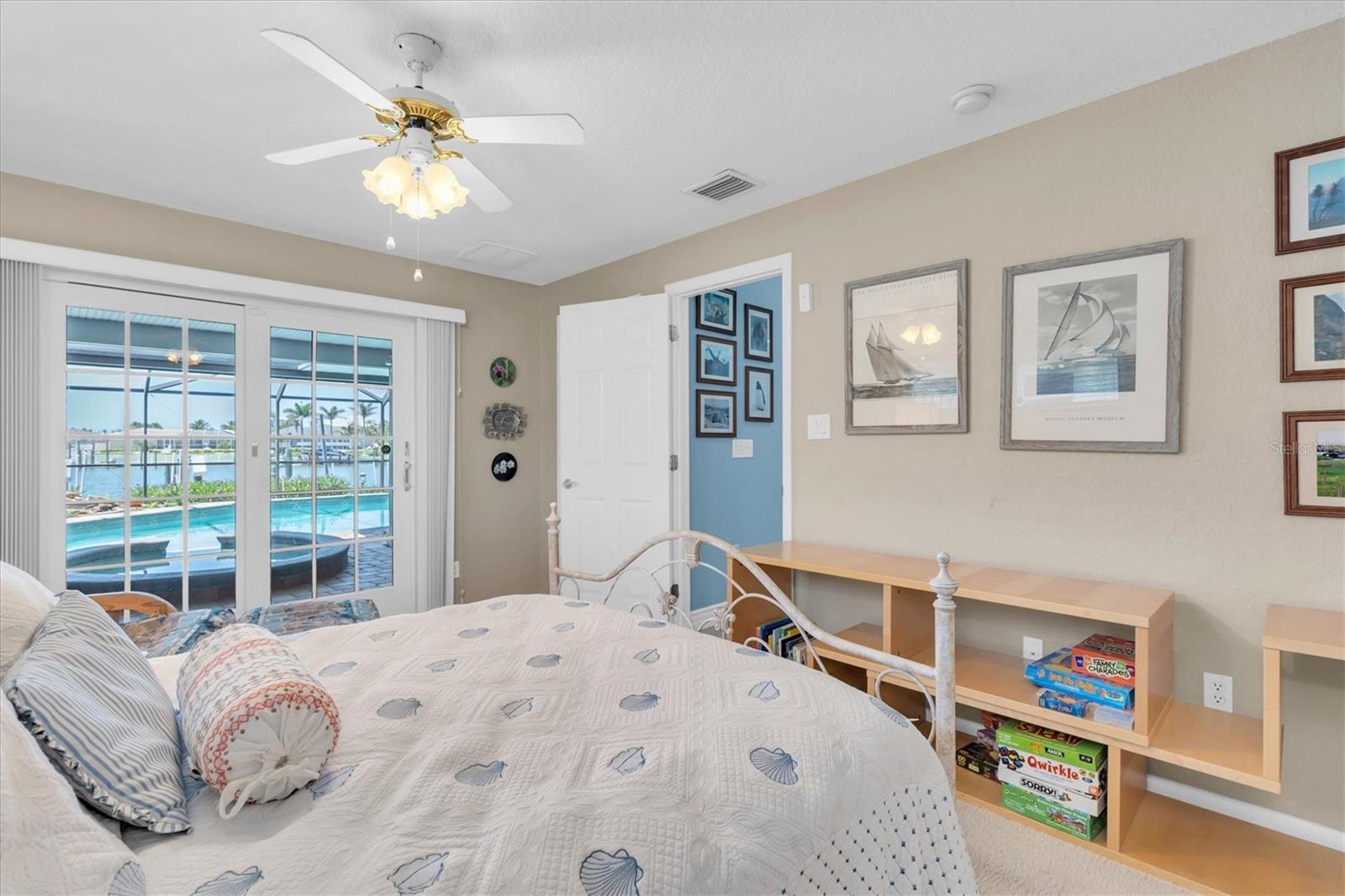 Image 33 of 62 For 860 Harbor Island