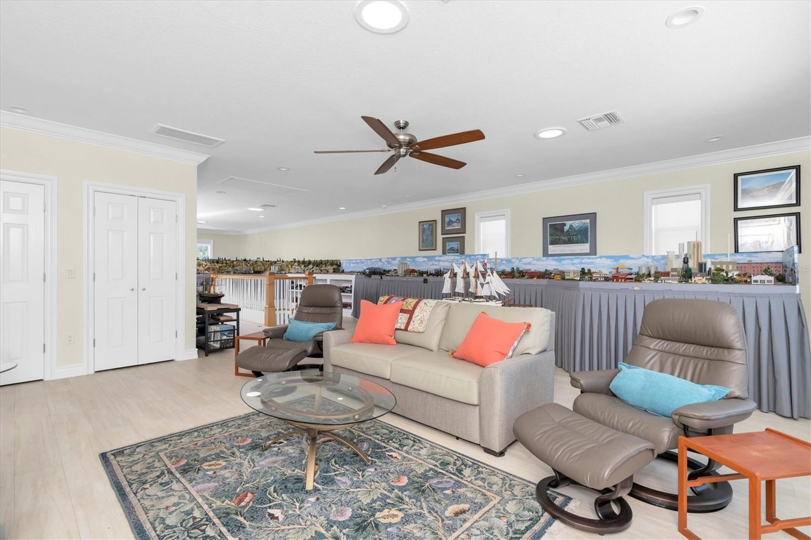 Image 39 of 62 For 860 Harbor Island