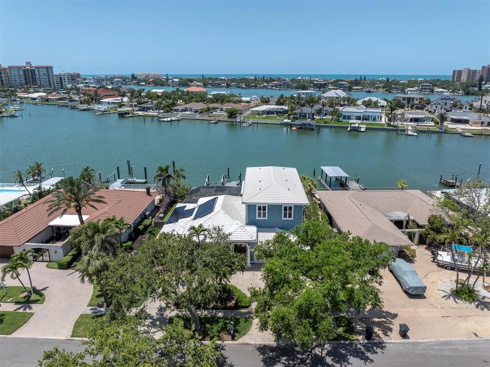 Image 47 of 62 For 860 Harbor Island