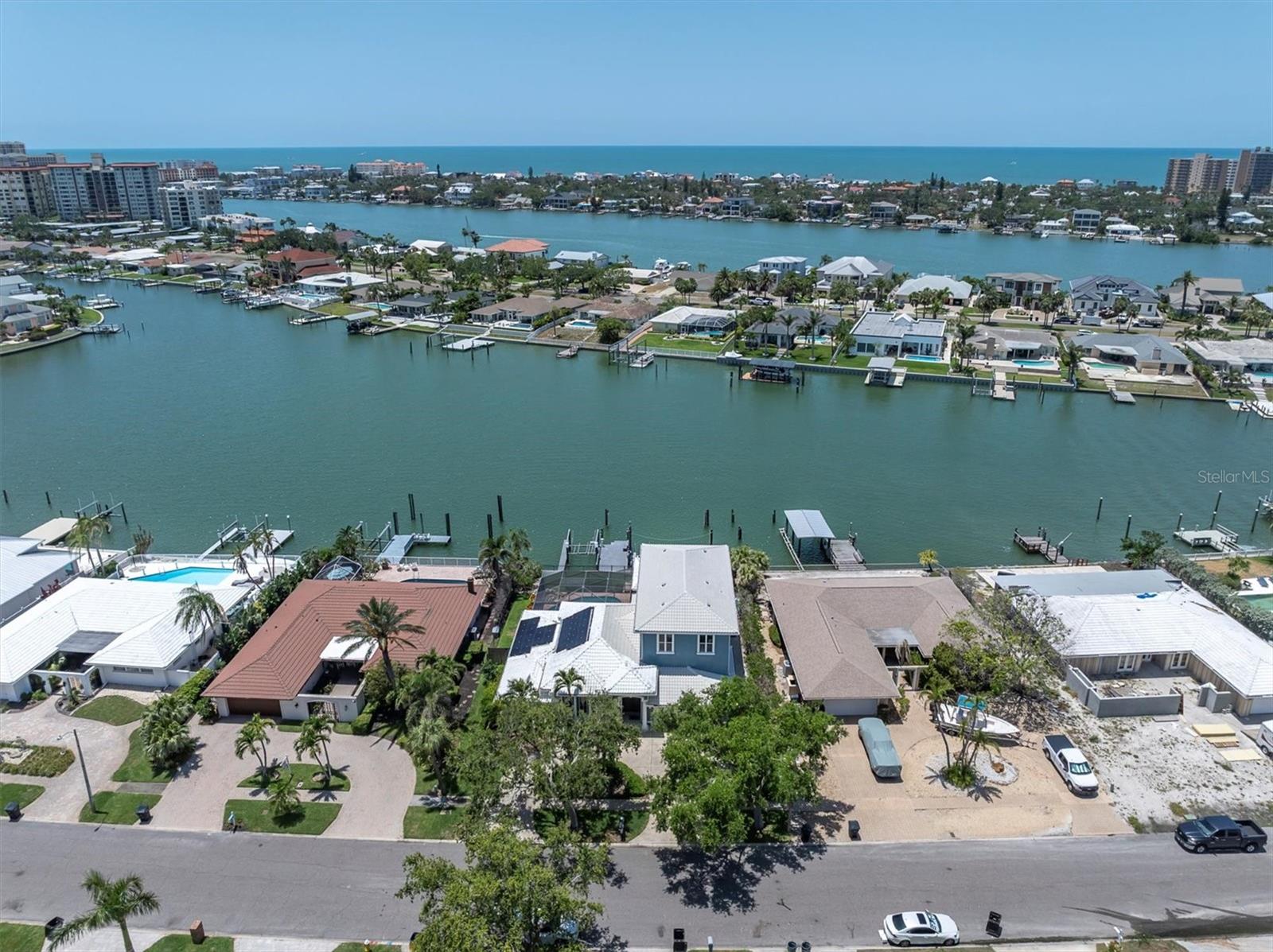 Image 48 of 62 For 860 Harbor Island