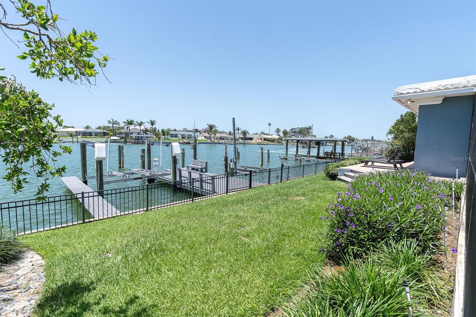 Image 59 of 62 For 860 Harbor Island