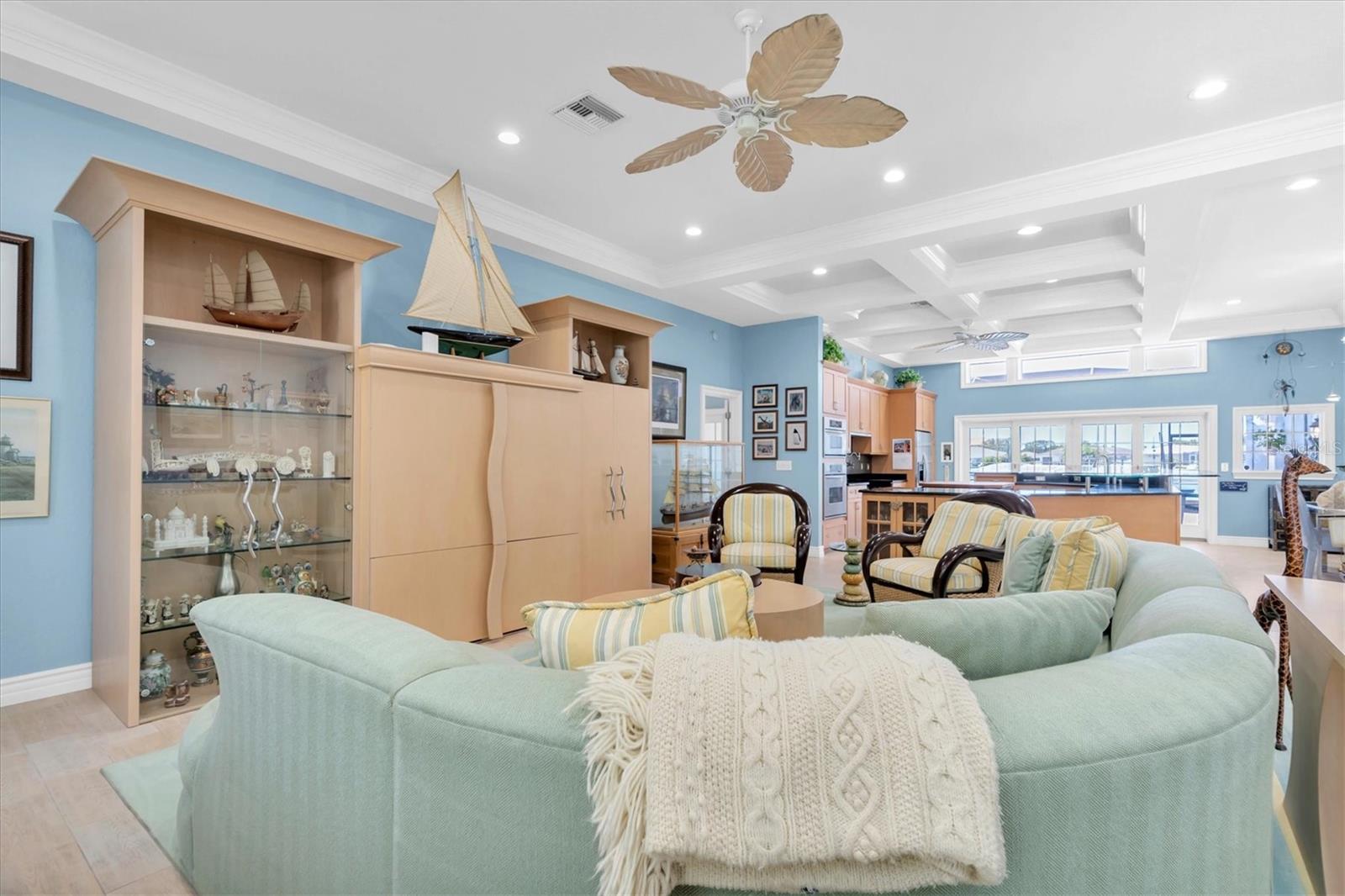 Image 8 of 62 For 860 Harbor Island