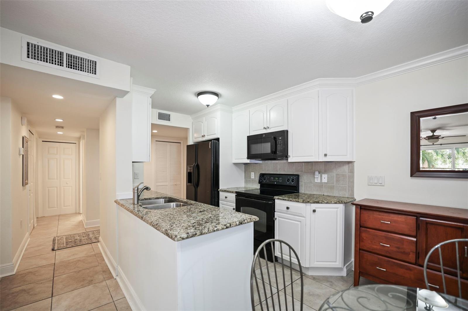 Image 3 of 41 For 950 Broadway  103