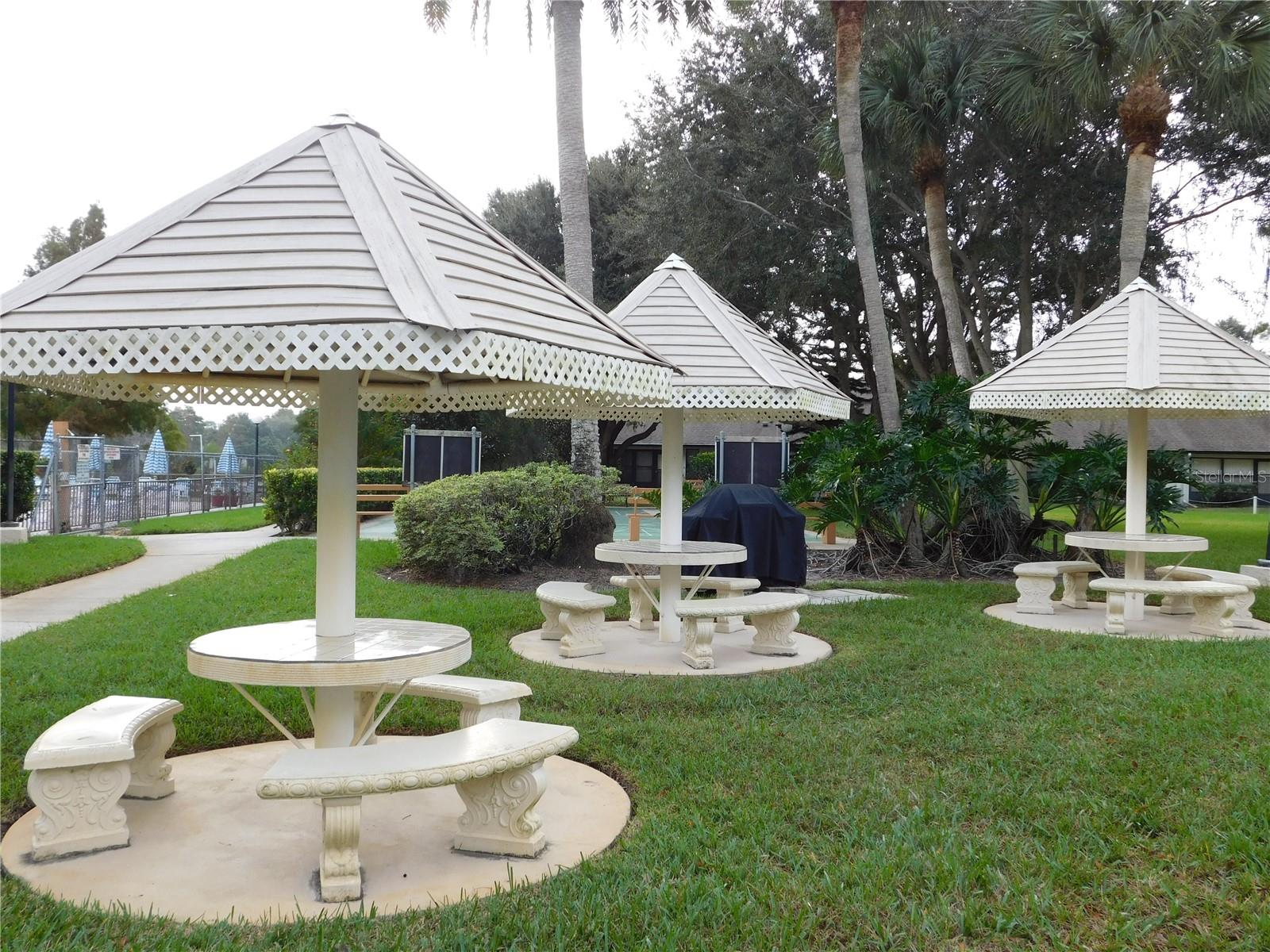 Listing photo id 19 for 2567 Oakleaf Lane 41b