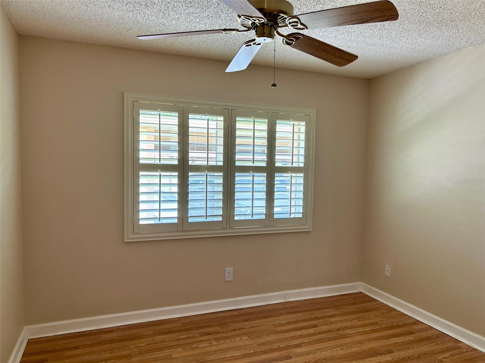 Listing photo id 6 for 2567 Oakleaf Lane 41b