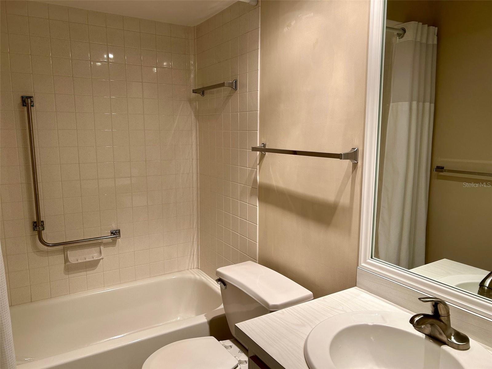 Listing photo id 7 for 2567 Oakleaf Lane 41b