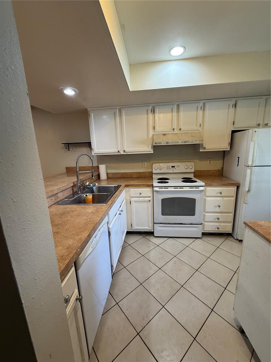 Image 17 of 22 For 7360 Ulmerton Road 20f