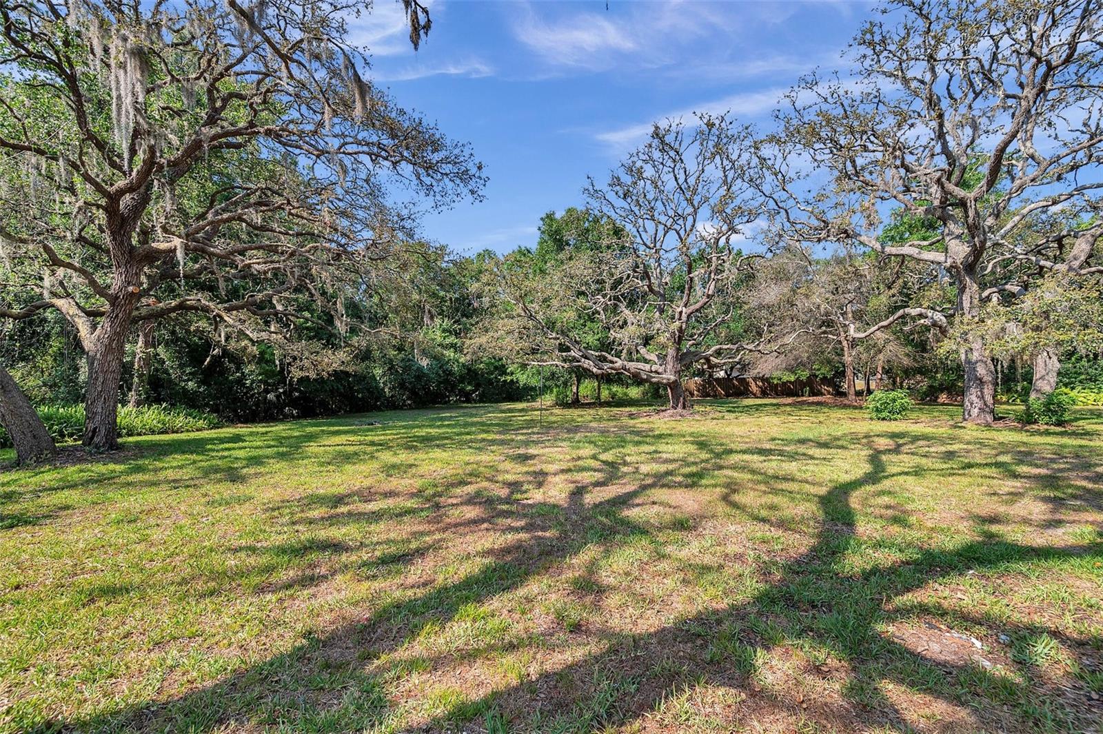 Listing photo id 8 for 6514 Sunhigh Drive
