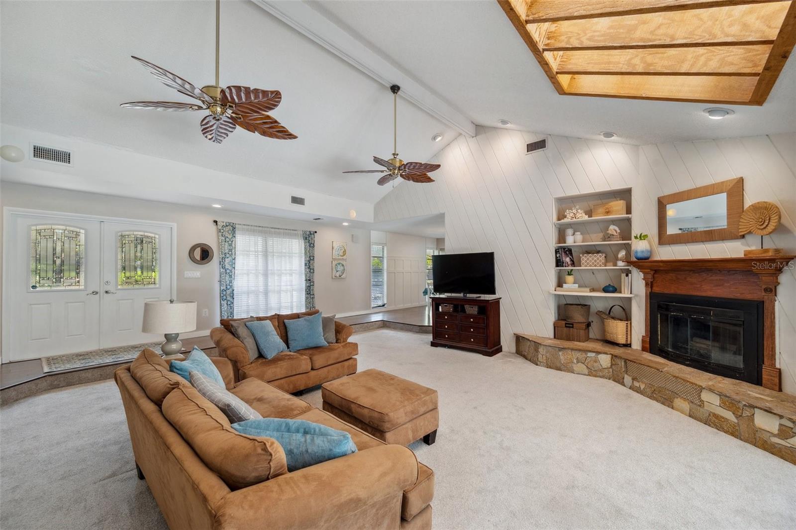 Listing photo id 20 for 6514 Sunhigh Drive