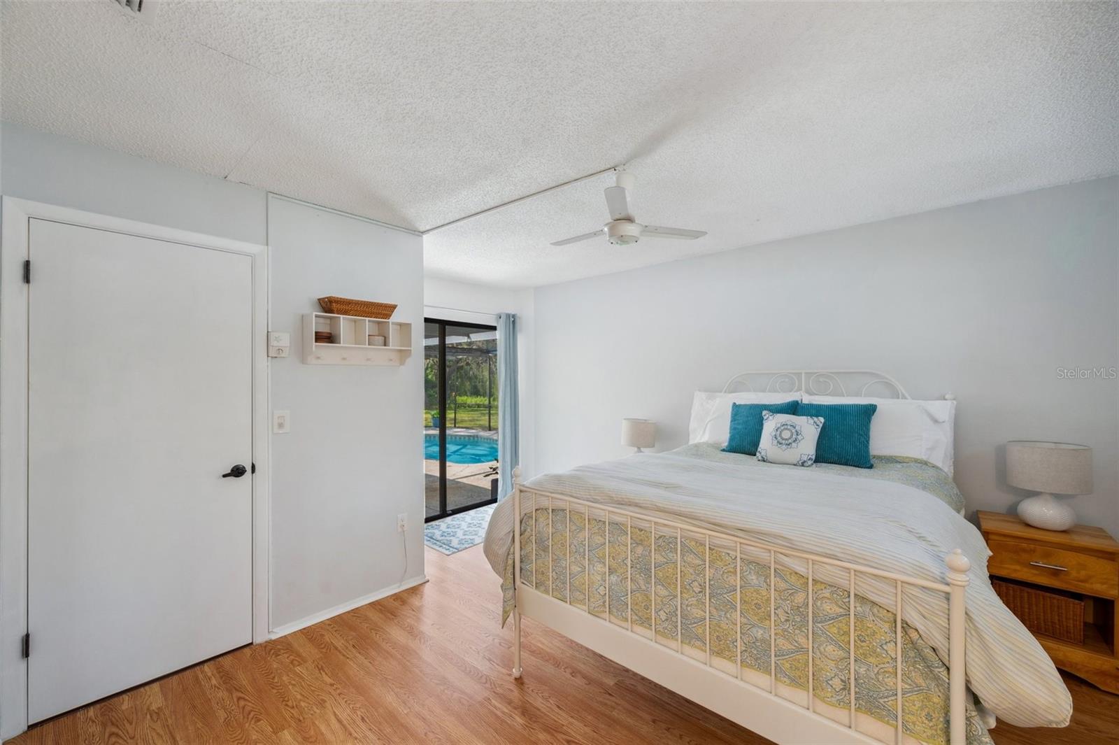 Listing photo id 24 for 6514 Sunhigh Drive