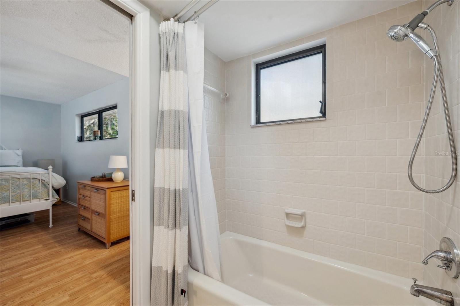 Listing photo id 29 for 6514 Sunhigh Drive