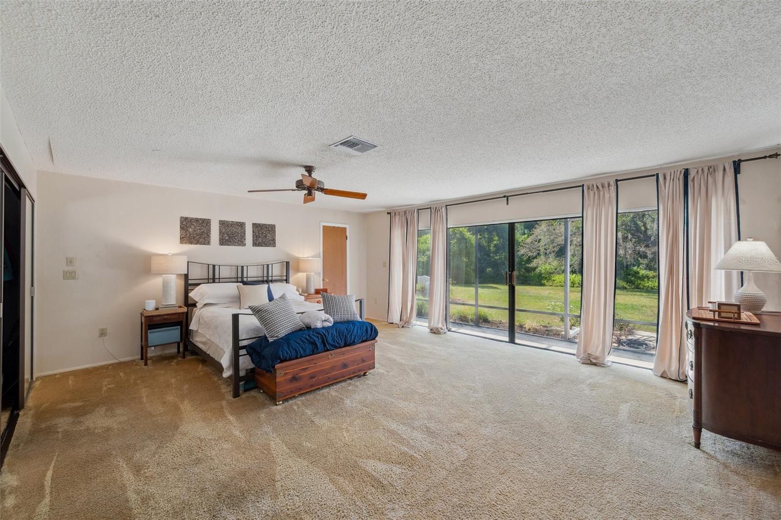 Listing photo id 46 for 6514 Sunhigh Drive