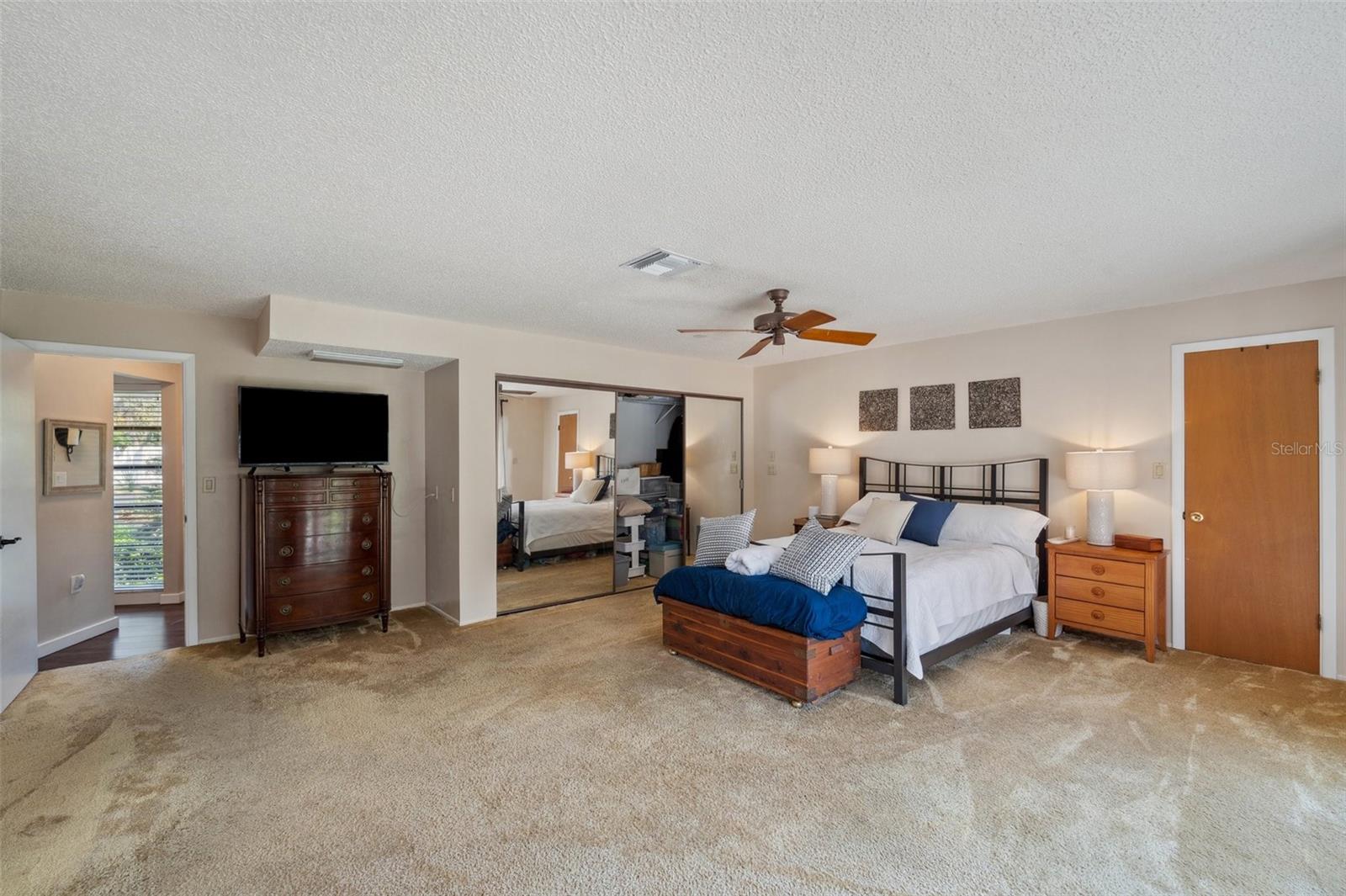 Listing photo id 48 for 6514 Sunhigh Drive