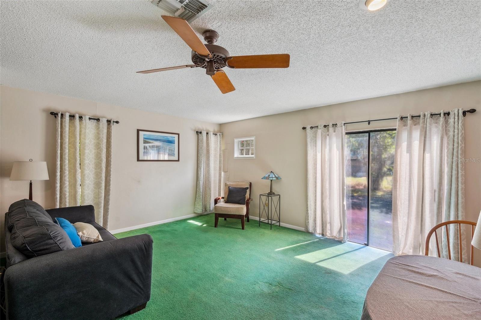 Listing photo id 54 for 6514 Sunhigh Drive