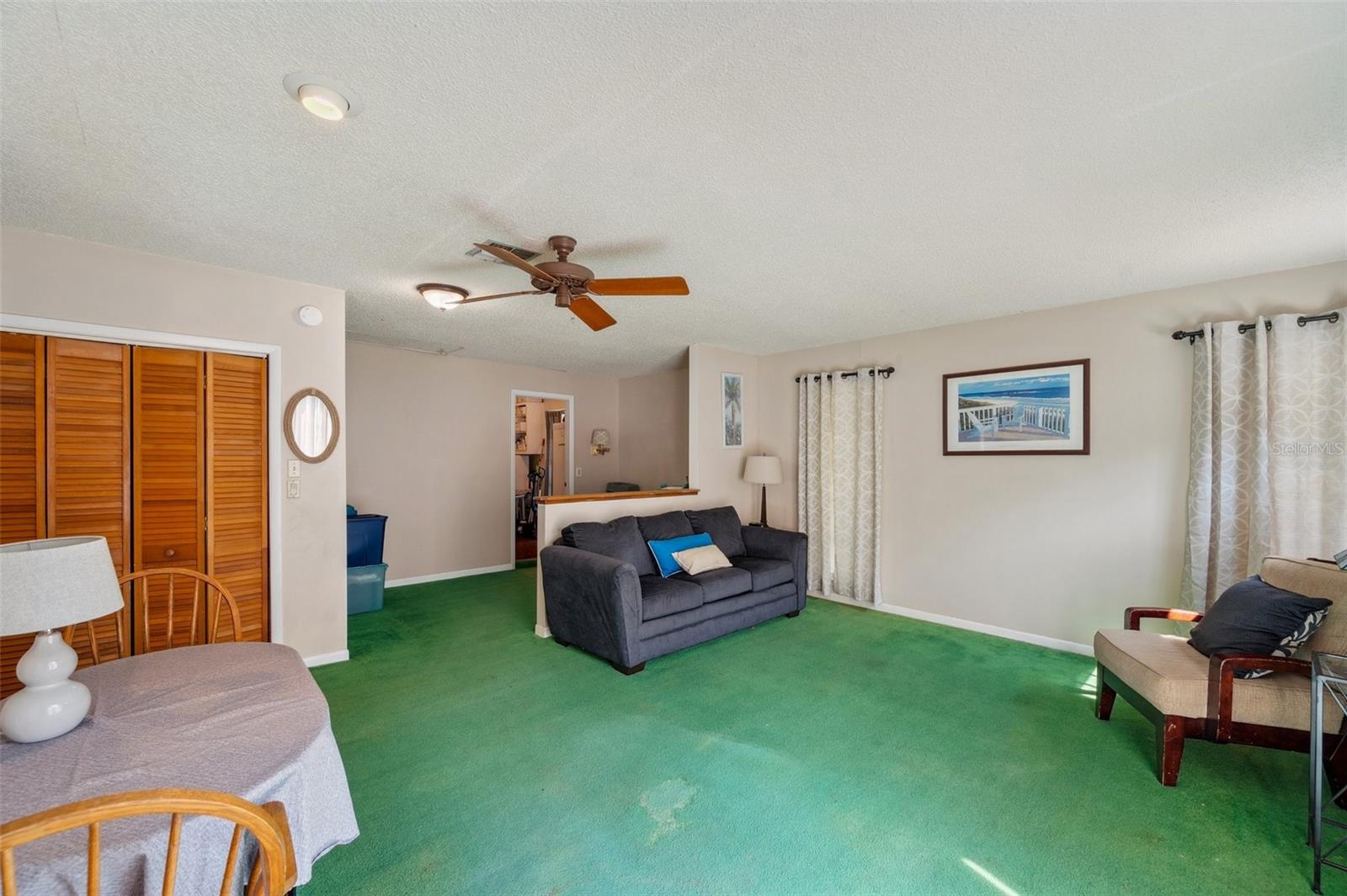 Listing photo id 57 for 6514 Sunhigh Drive