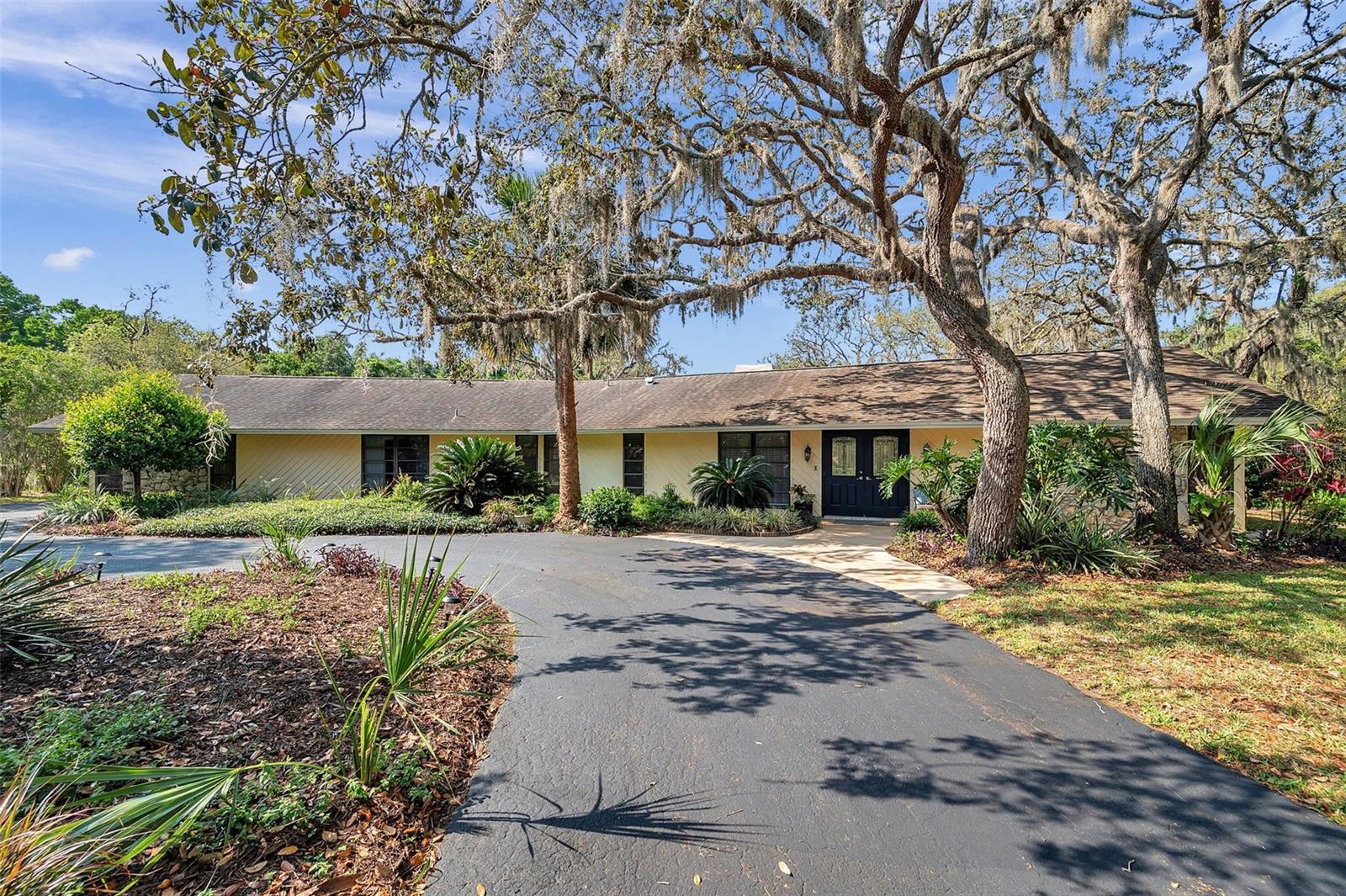 Listing photo id 65 for 6514 Sunhigh Drive