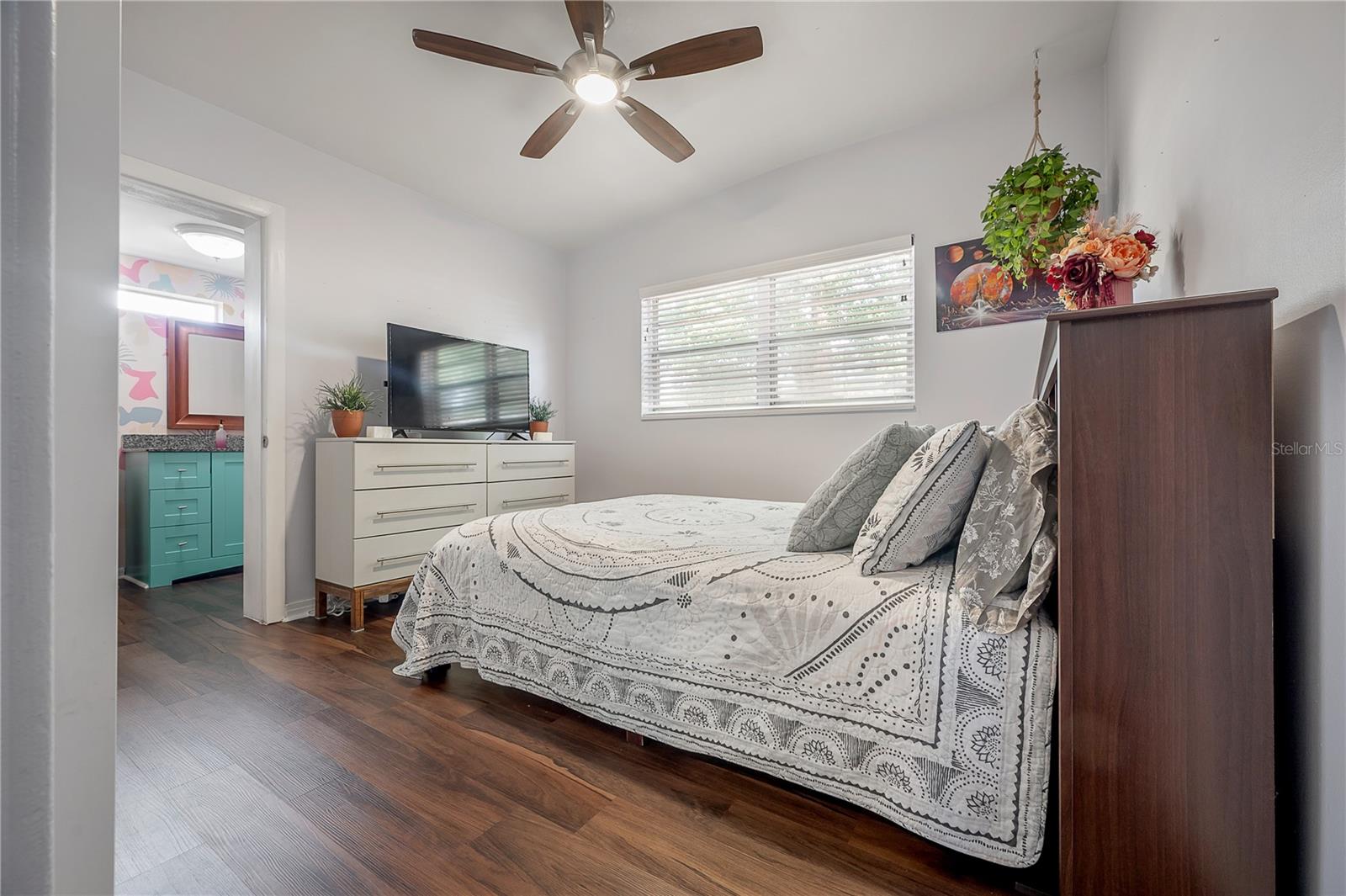 Listing photo id 24 for 7108 Howard Avenue