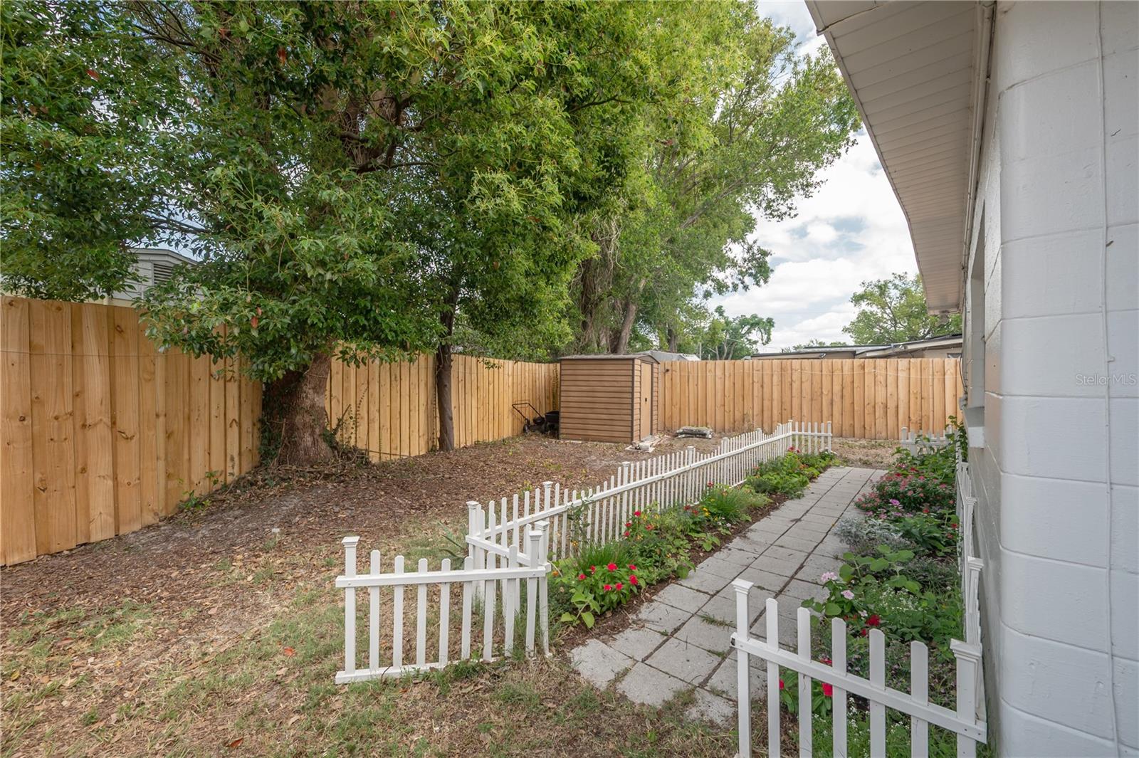 Listing photo id 33 for 7108 Howard Avenue