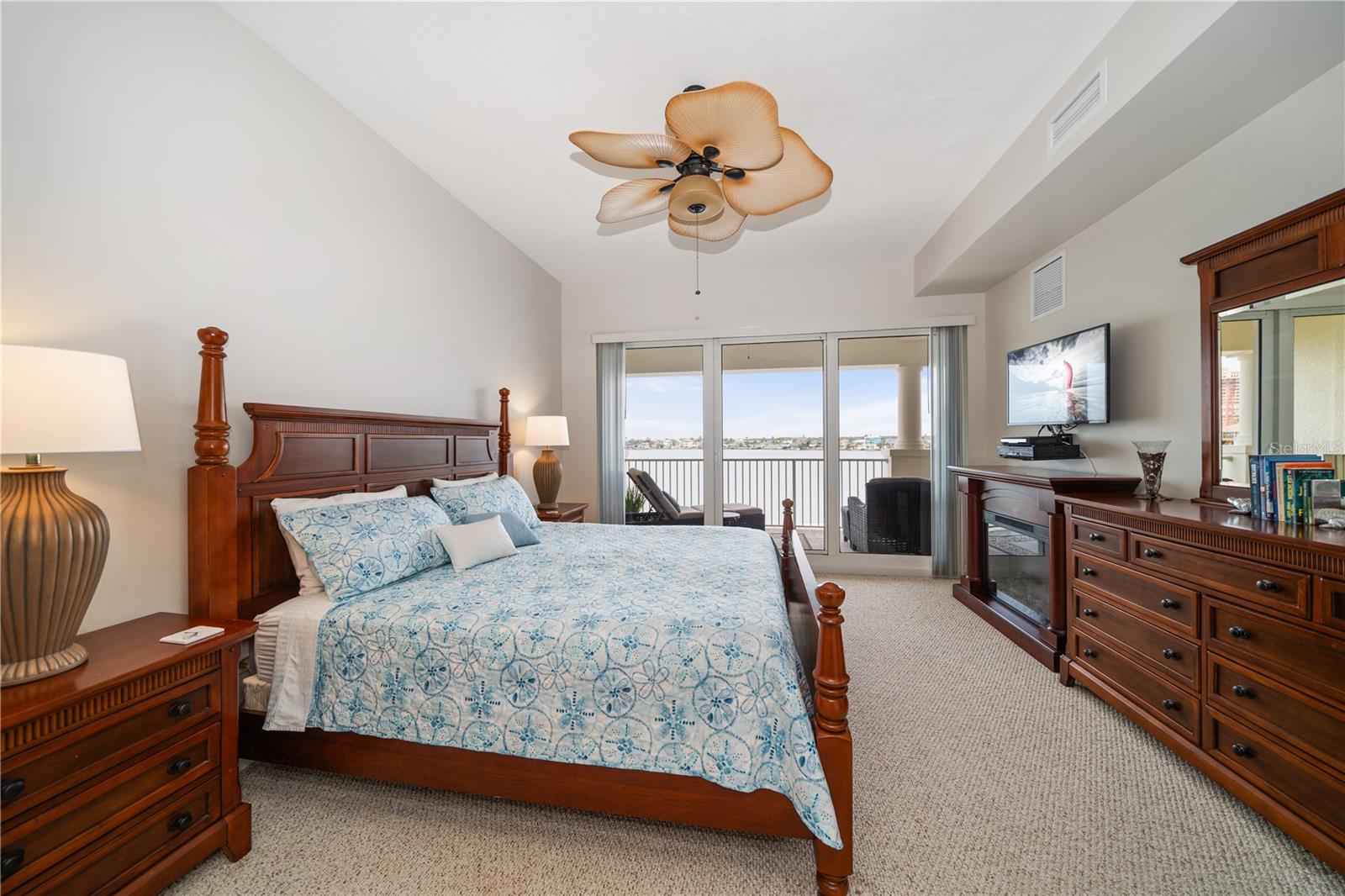 Image 20 of 46 For 17735 Gulf Boulevard 304