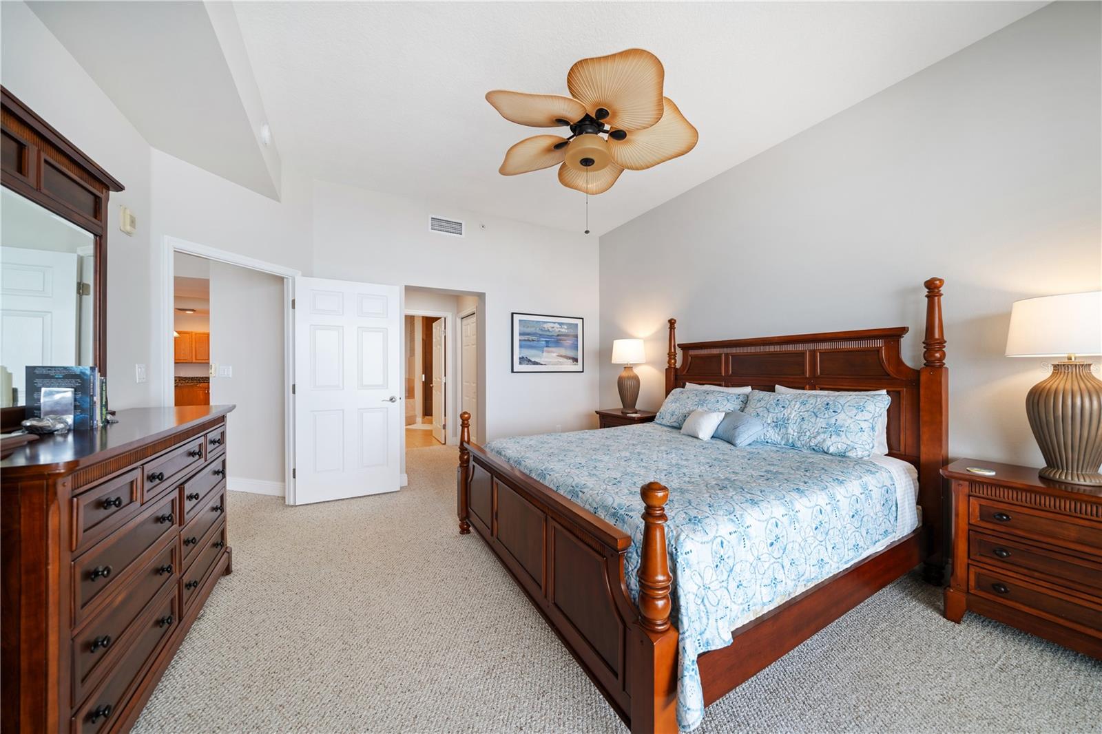 Image 21 of 46 For 17735 Gulf Boulevard 304