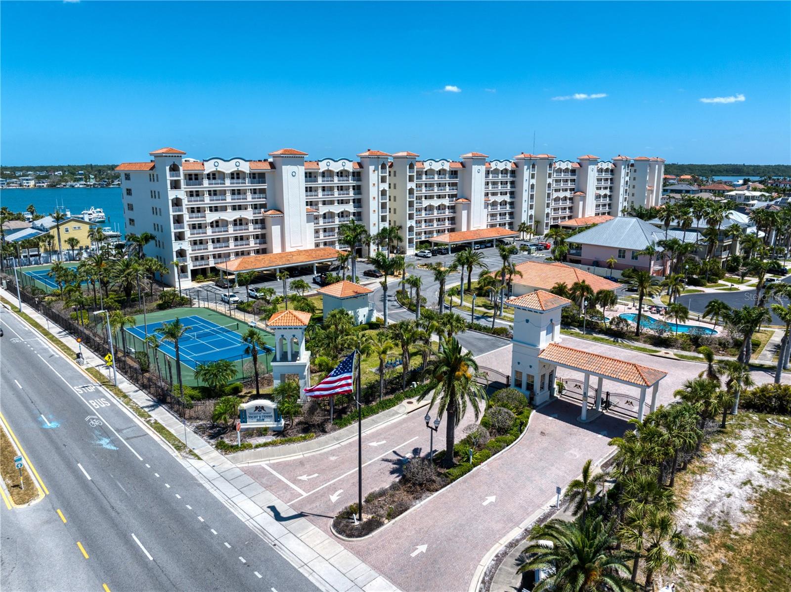 Image 36 of 46 For 17735 Gulf Boulevard 304