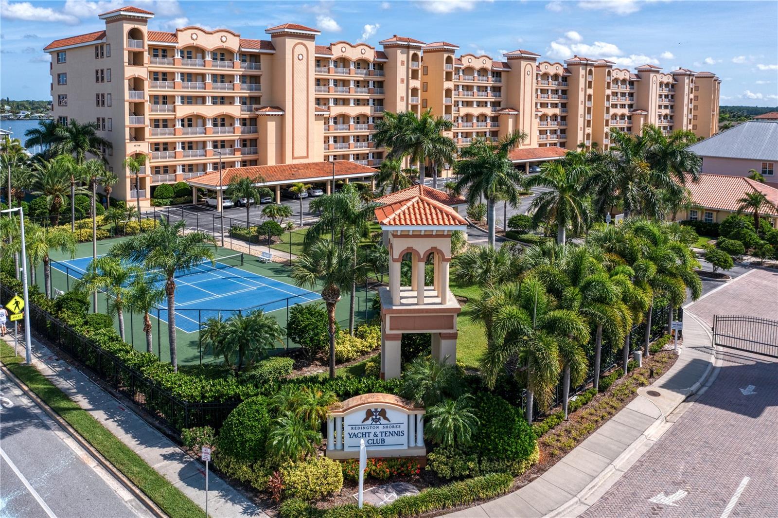 Image 37 of 46 For 17735 Gulf Boulevard 304
