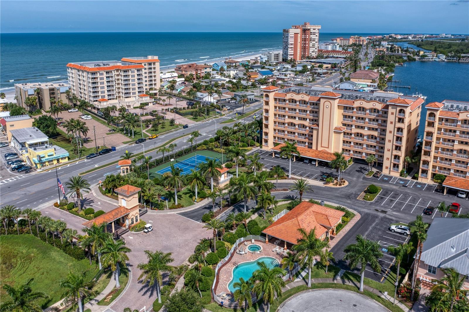 Image 38 of 46 For 17735 Gulf Boulevard 304