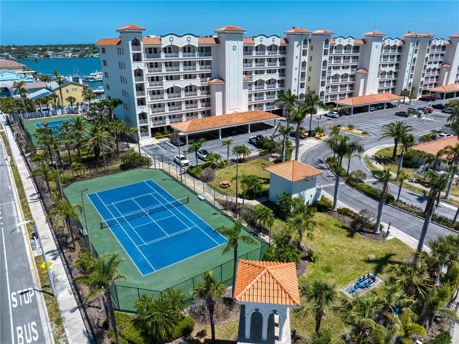Image 39 of 46 For 17735 Gulf Boulevard 304