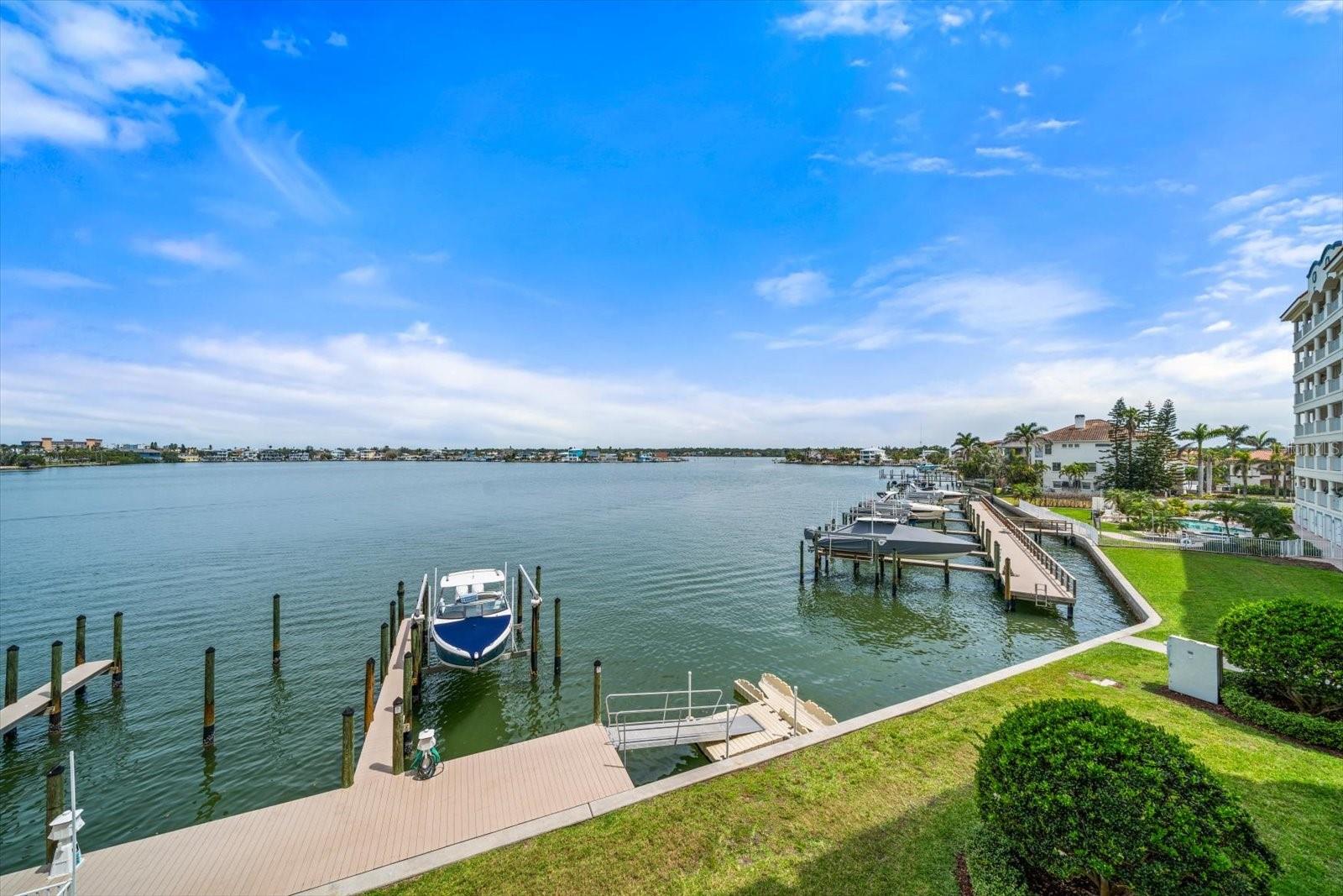 Image 8 of 46 For 17735 Gulf Boulevard 304