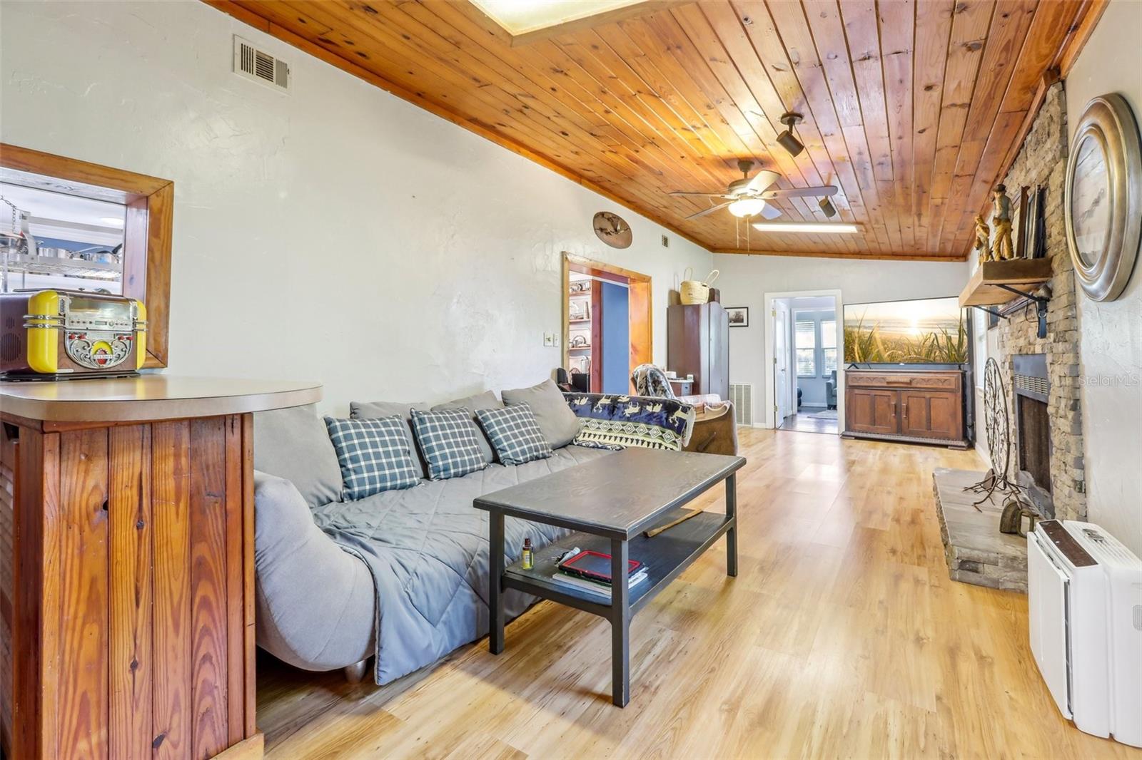 Image 11 of 58 For 10565 Bessemer Street