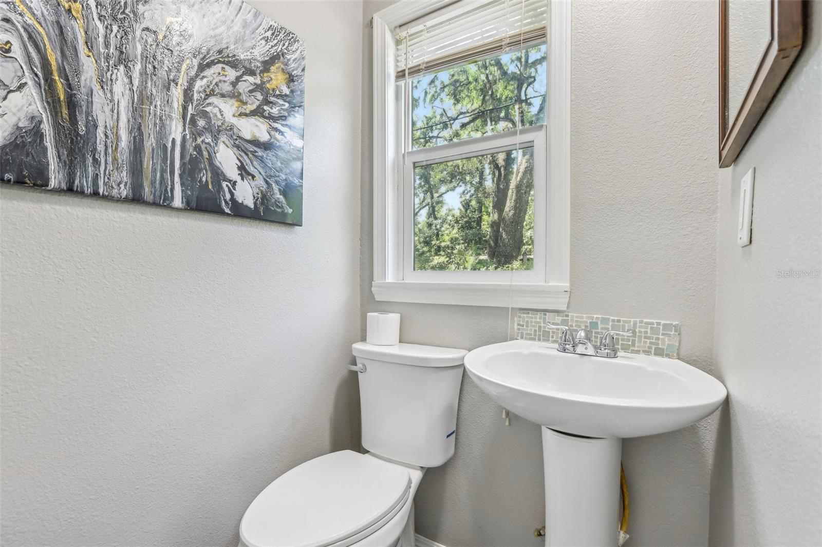 Image 19 of 58 For 10565 Bessemer Street