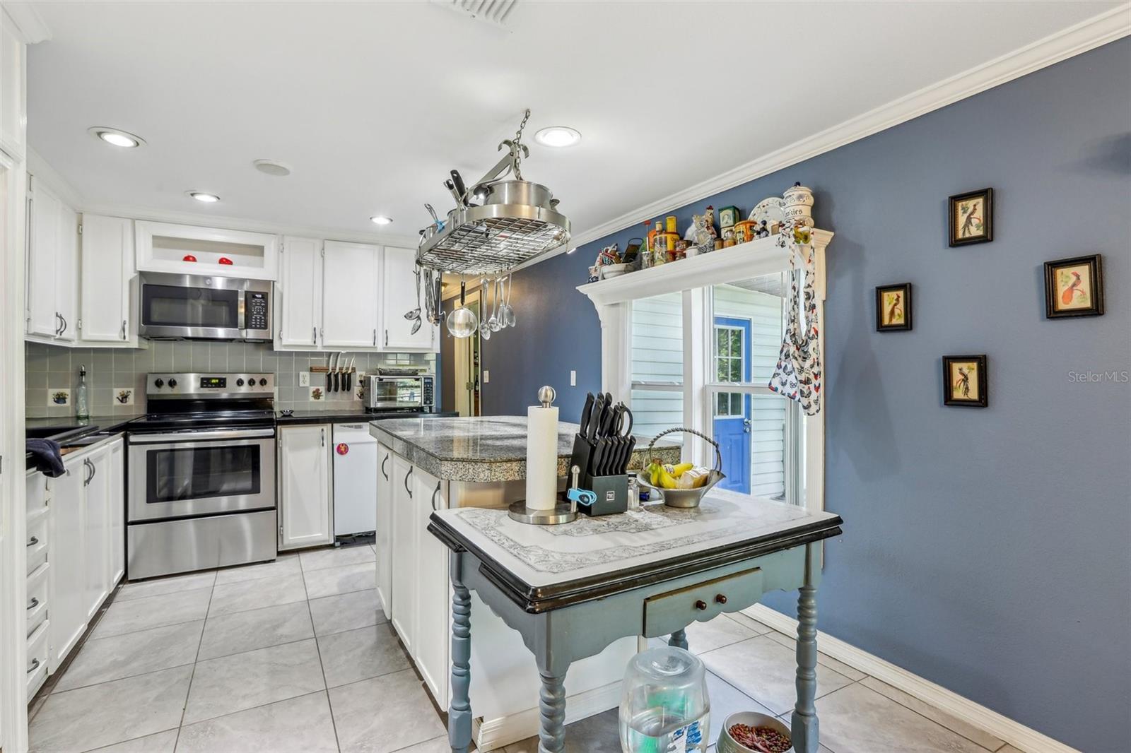 Image 36 of 58 For 10565 Bessemer Street