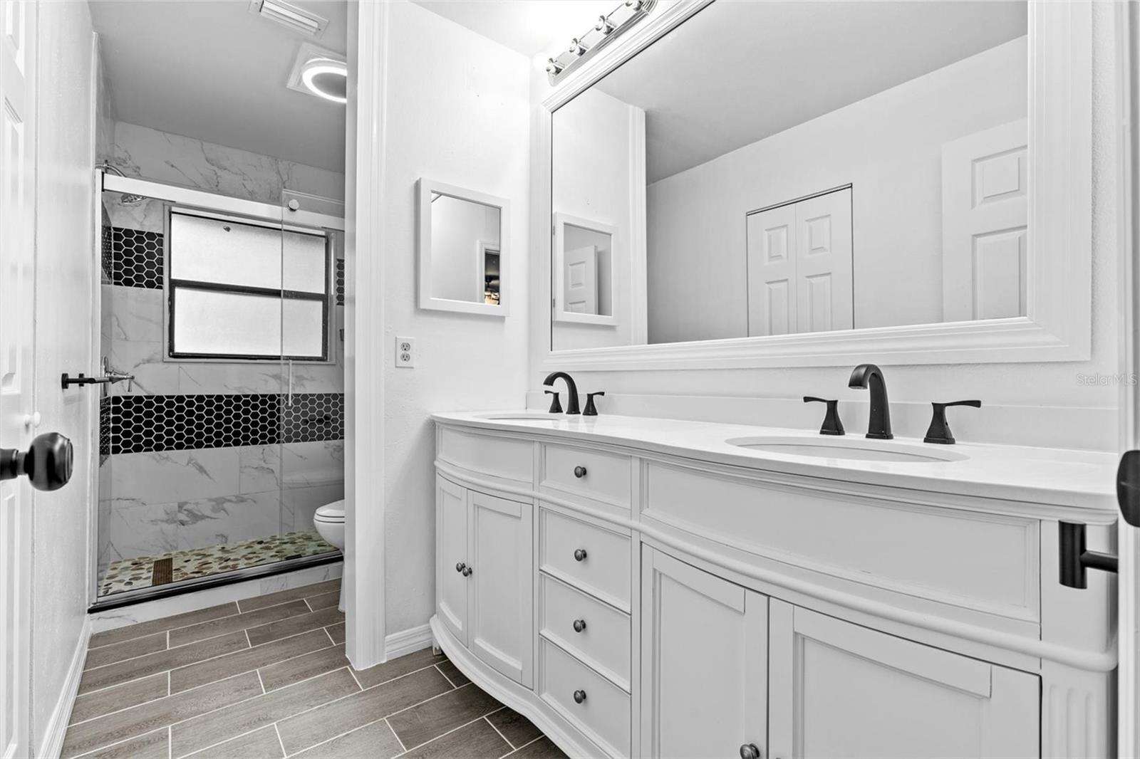 Image 15 of 26 For 4045 Arrowwood Court 4045