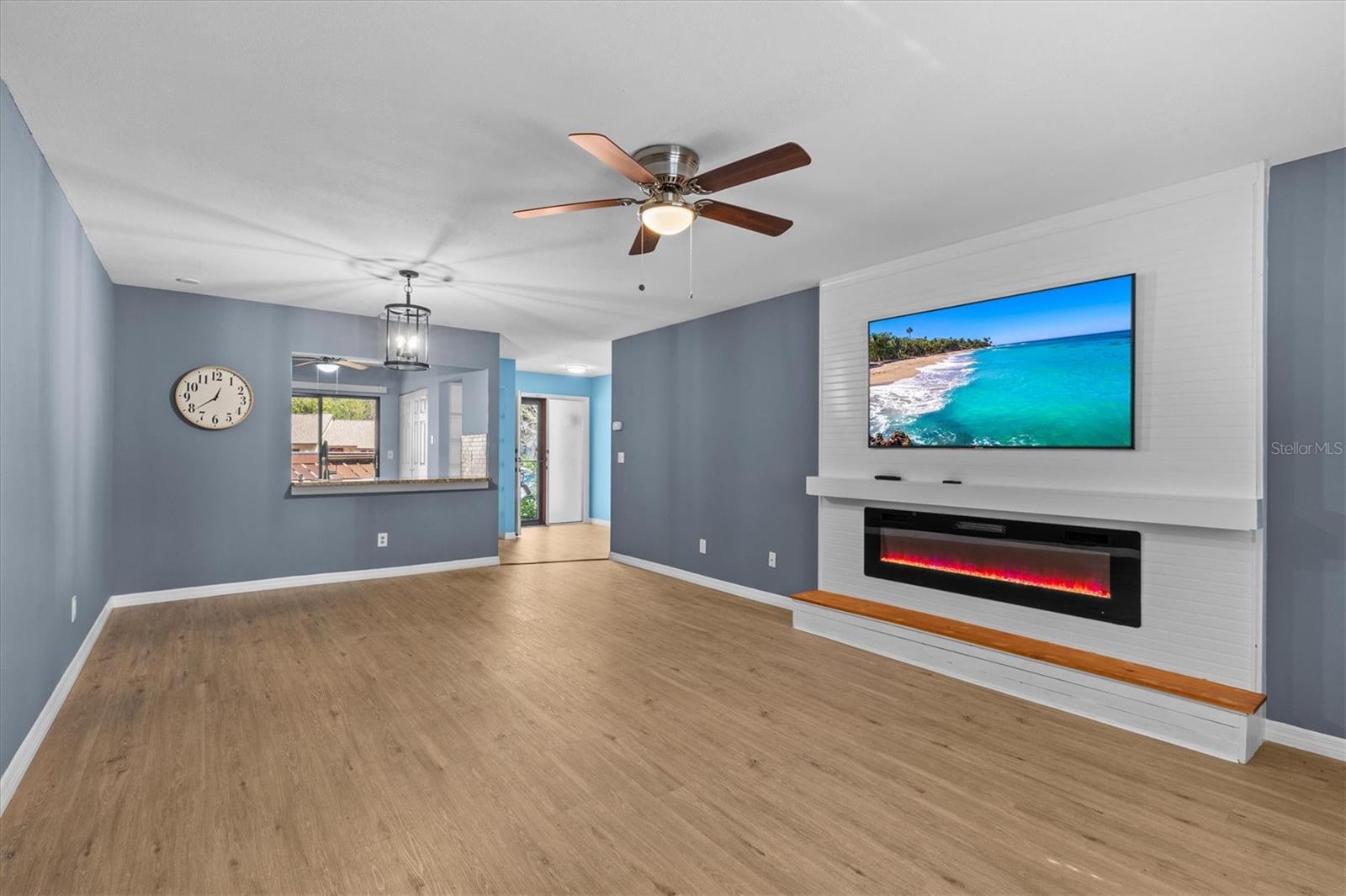 Image 4 of 26 For 4045 Arrowwood Court 4045