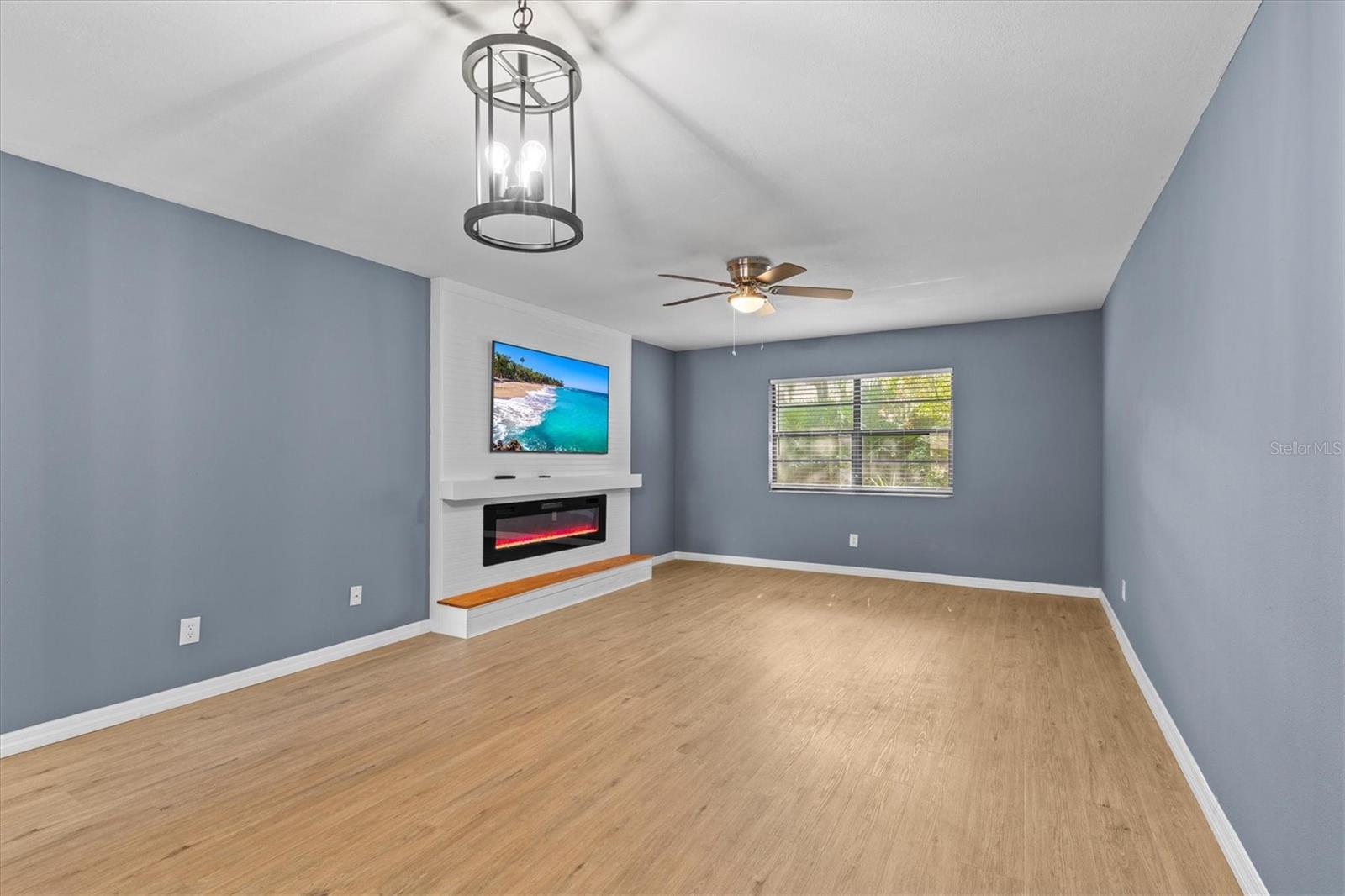 Image 5 of 26 For 4045 Arrowwood Court 4045