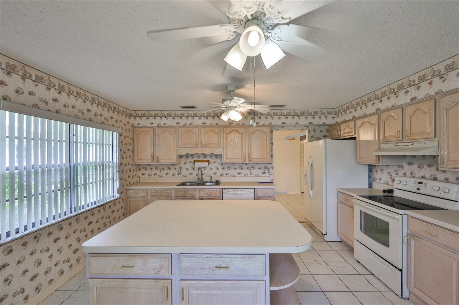 Image 13 of 45 For 1915 Del Webb Boulevard