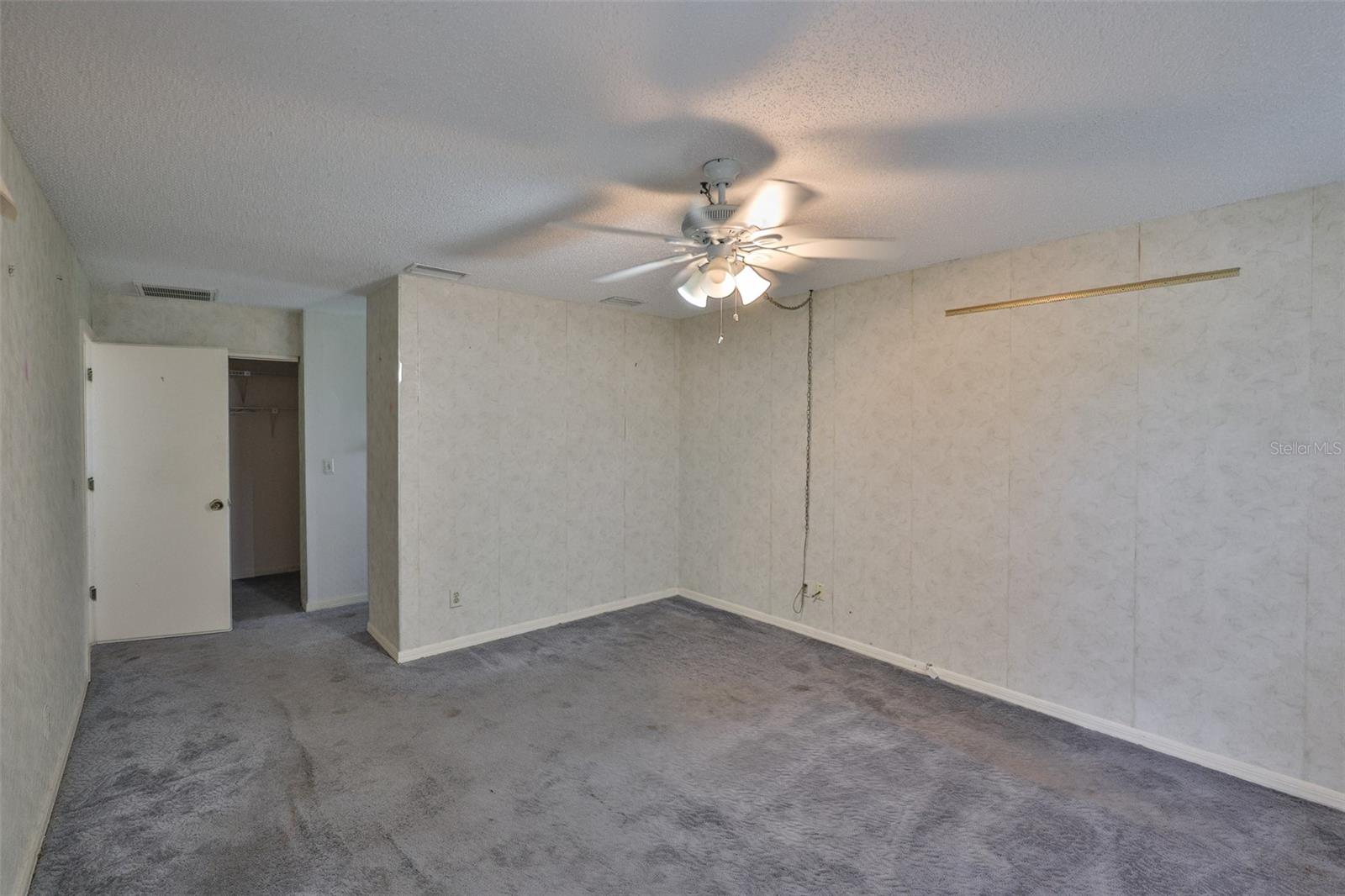 Image 17 of 45 For 1915 Del Webb Boulevard
