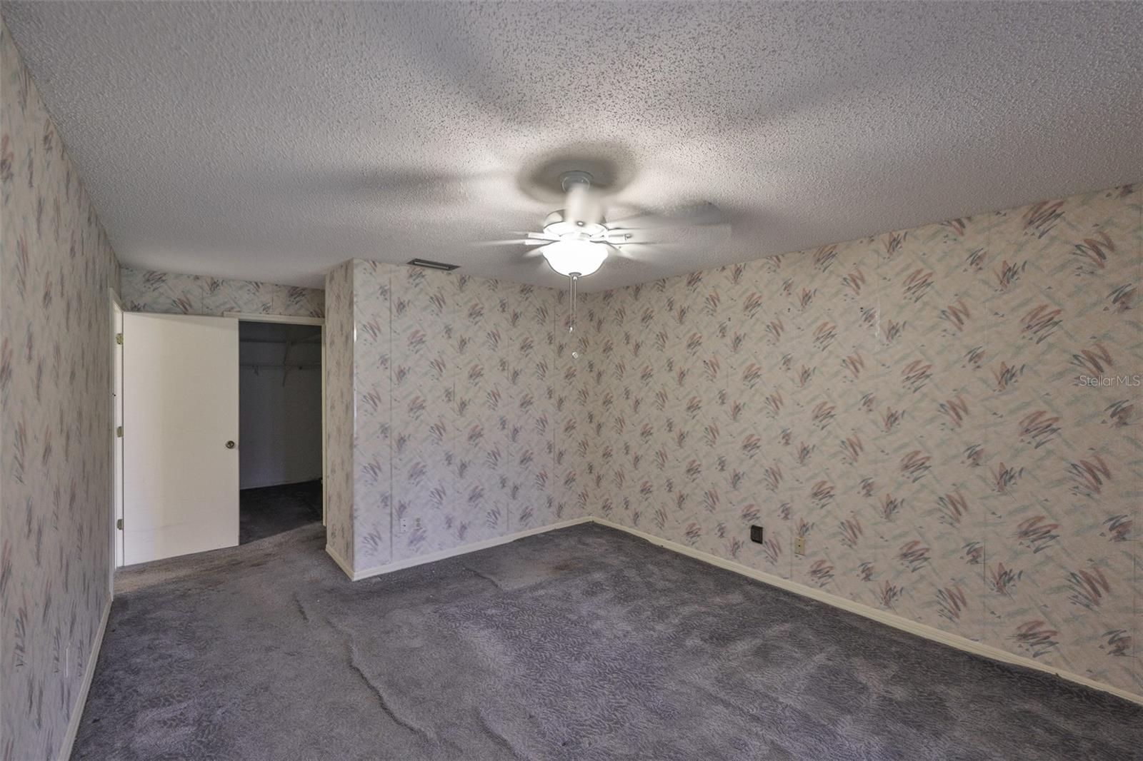 Image 23 of 45 For 1915 Del Webb Boulevard